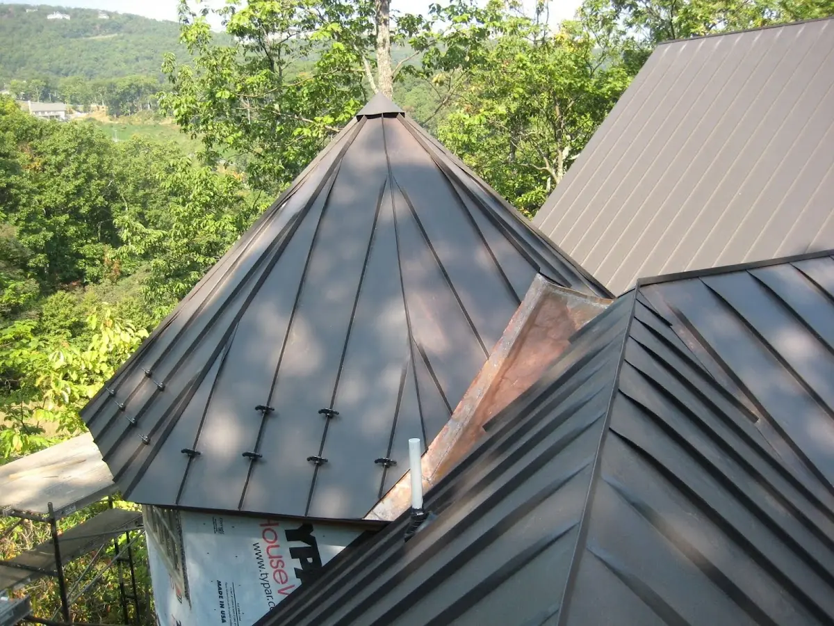 Professional Gutter Cleaning by Craftsman Roofing in Holmby Hills